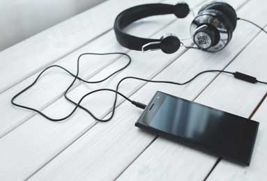 意甲媒体透露：米兰补强后防线时出现新名字：萨索洛的杰伊·伊德泽斯