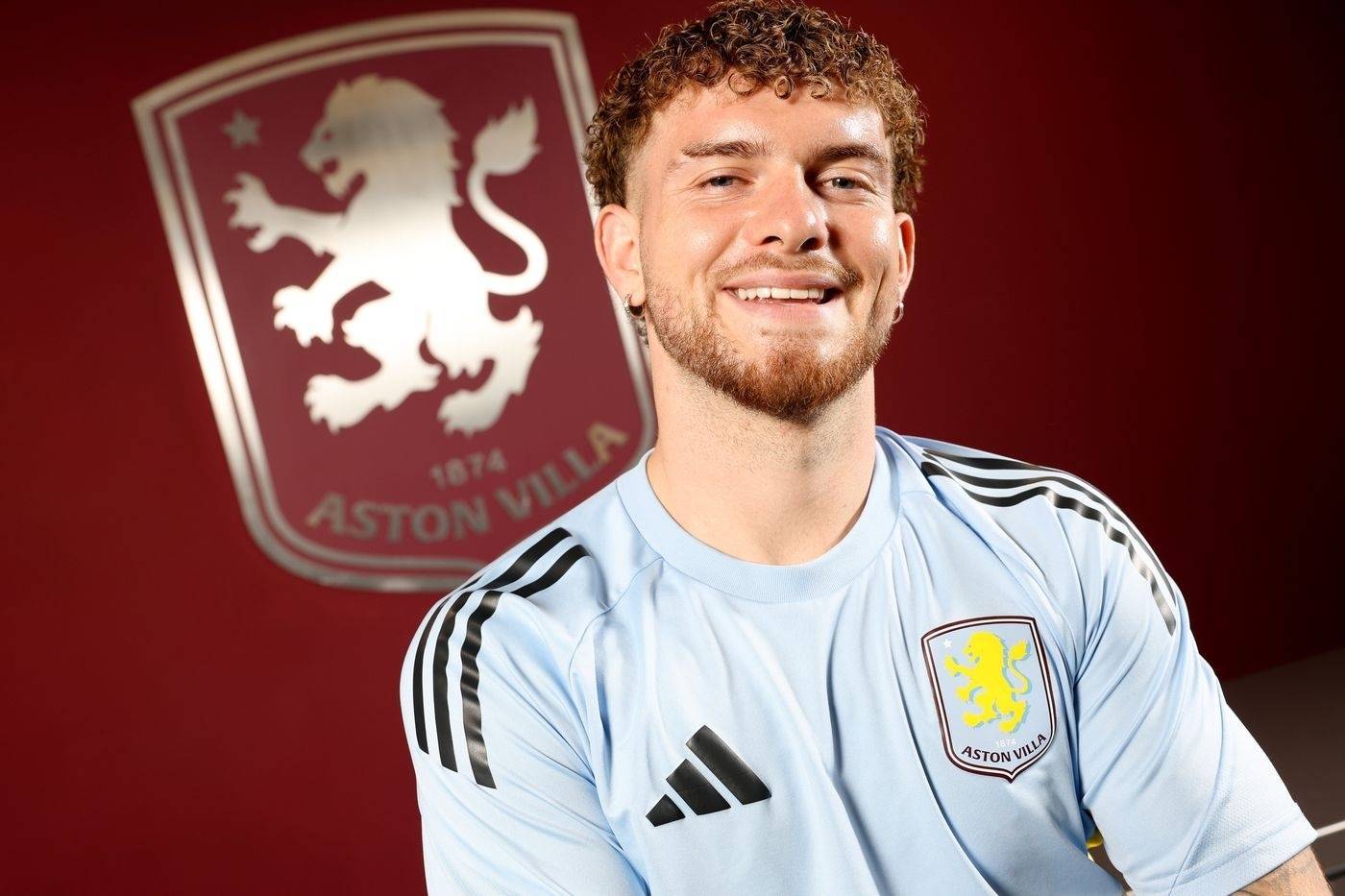 TA：埃利奥特有回购条款，直到伊萨克确定加盟利物浦才放人