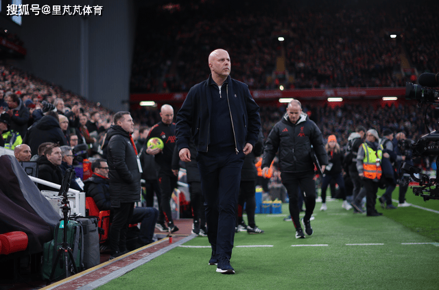 再输就到第八了！利物浦不敌曼城，媒体开始渲染斯洛特“接班人”